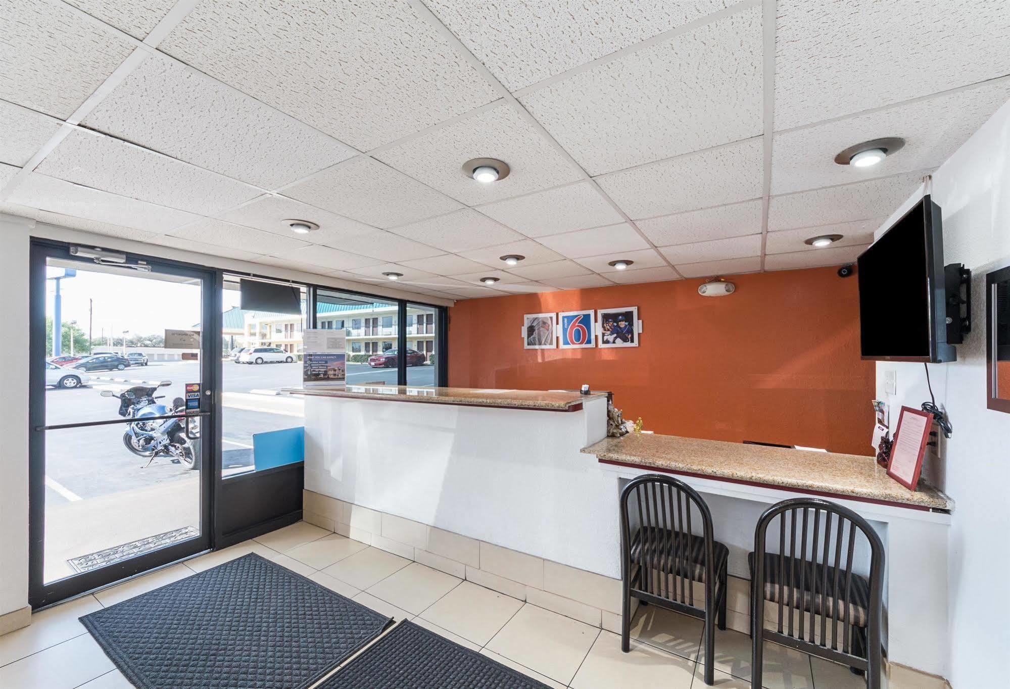 Motel 6 San Antonio Tx I10 West Экстерьер фото