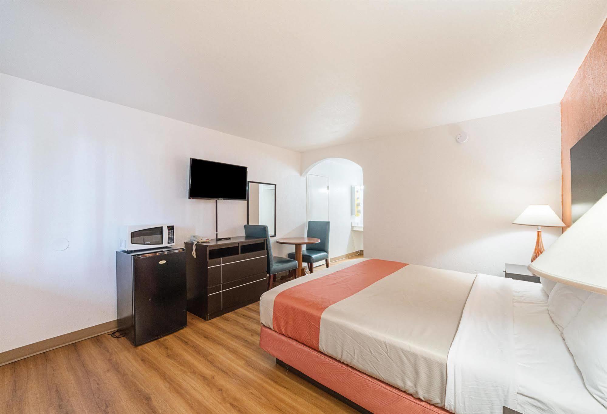 Motel 6 San Antonio Tx I10 West Экстерьер фото